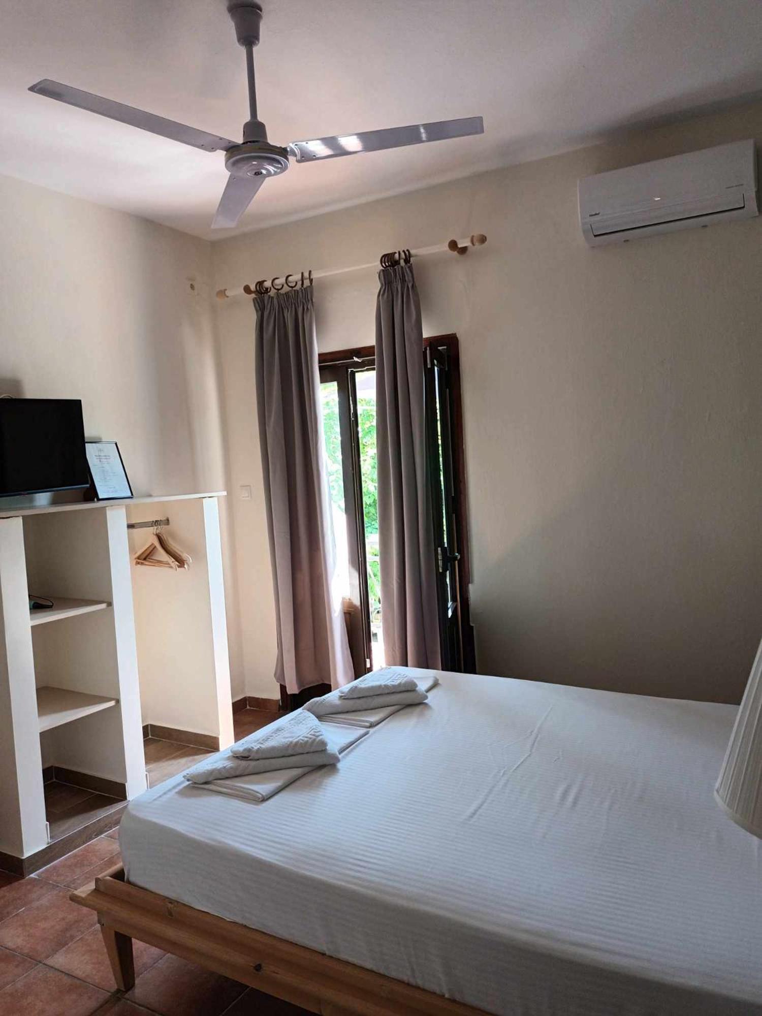 Achillion B&B Paralía Skotínis Zewnętrze zdjęcie